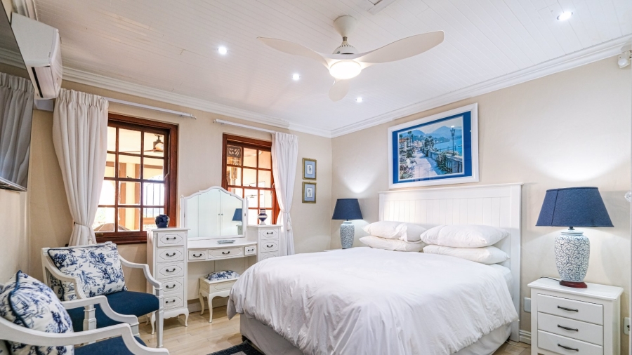 6 Bedroom Property for Sale in Kingfisher Creek Western Cape